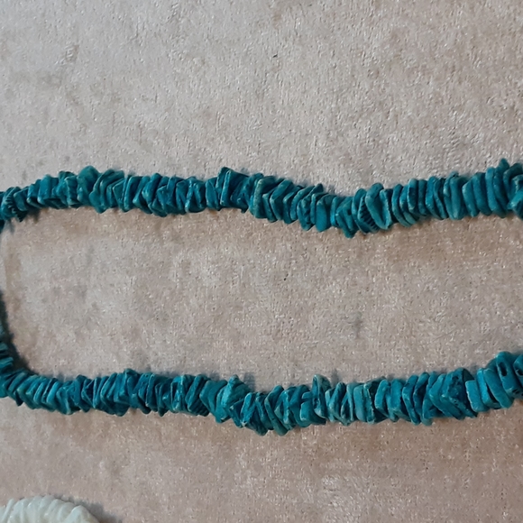 2 Vintage 60's 70's Hawaiian Pooka Puka Shell Surfer Beach Necklaces - Picture 2 of 5